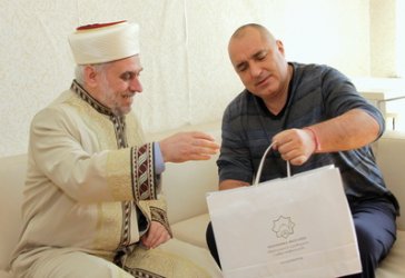 Главният мюфтия посети Борисов в болницата преди да го изпишат