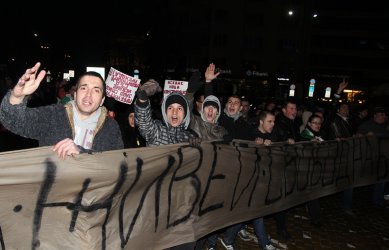 Българите са разделени заради оставката на правителството