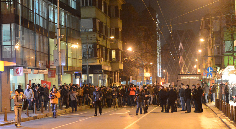 Протести пред сградата на ЧЕЗ в София. Сн. БГНЕС