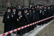 Църковният събор избира новия патриарх между Русенския Неофит и Ловчанския Гавриил