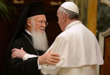 Папа Франциск прие поканата на вселенския патриарх Вартоломей да посети Истанбул