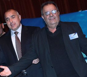 Божидар Димитров награждава Борисов, Дянков и Калин Георгиев