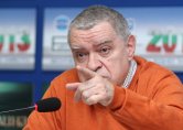 Михаил Константинов подаде оставка, която щяла да обърка изборите
