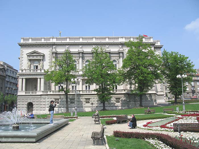 Сръбският парламент одобри споразумението с Косово