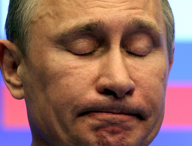 Путин е заработил два пъти по-малко от говорителя си през 2012 г.