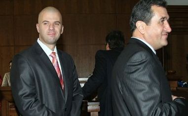 Росен Маринов и Раиф Мустафа в съда.
