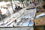 В неделя на площад “Славейков“ ще се раздават книги за смет