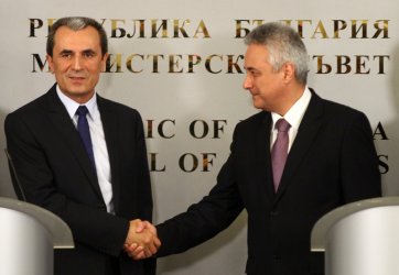 Пламен Орешарски поема поста премиер от Марин Райков. Сн. БГНЕС