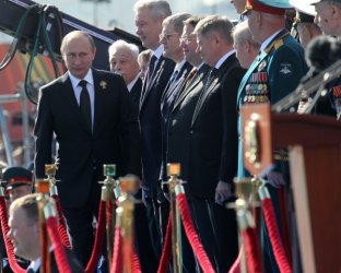 Деветомайски парад в Москва - демонстрация на сила, достойна за Съветския съюз