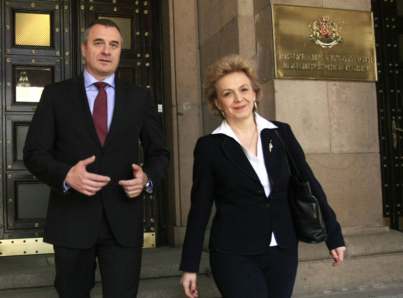 Цветлин Йовчев излиза от Министерския съвет със служебния вътрешен министър Петя Първанова. Снимка: БГНЕС