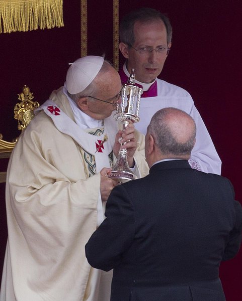 Папата по време на службата за канонизация на светците, сн. ЕПА/БГНЕС