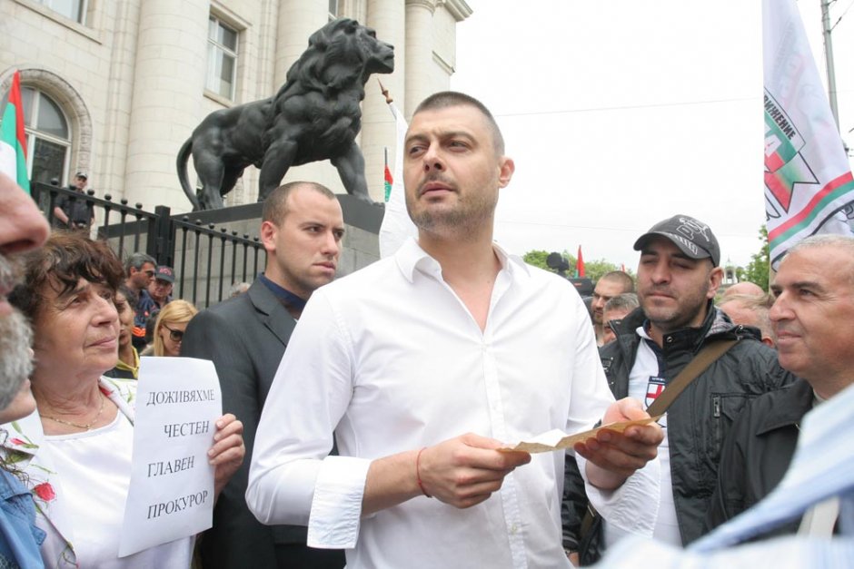 Бареков организира "гражданска опозиция" вместо парламентарната
