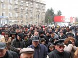 Повече от половината българи живеят в материални лишения