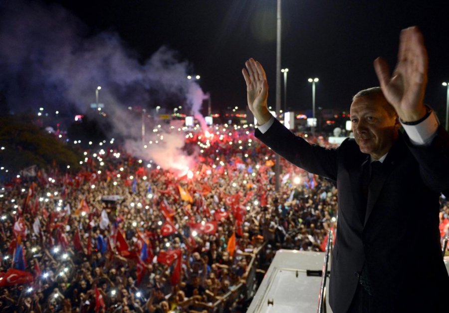 Ердоган се върна в Турция и призова за незабавно прекратяване на протестите