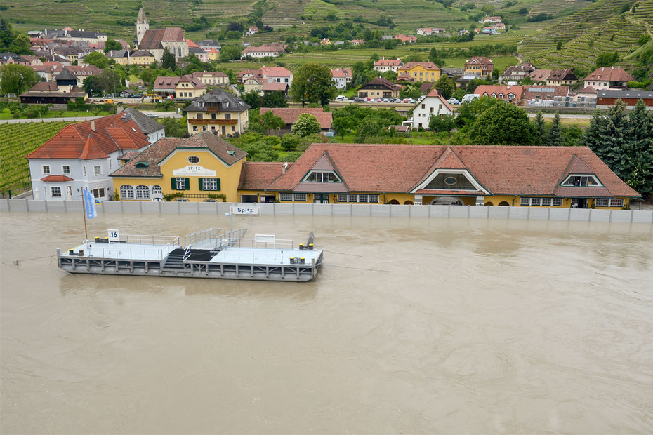 Наводненията в Централна Европа ще струват милиарди евро