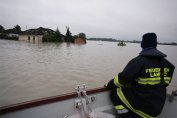 Вълната на наводненията в Централна Европа се пренася на север и на изток