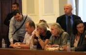 Фиаско: Уредиха среща на Орешарски с удобни "протестиращи"