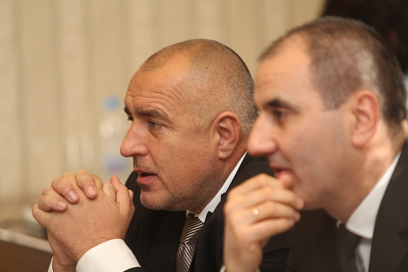 Борисов потушава бунта в ГЕРБ, готви партията за връщане на власт
