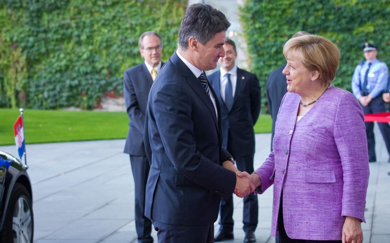 Хърватският премиер Зоран Миланович и канцлерът на Германия Ангела Меркел