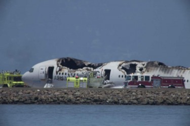 Катастрофиралият в Сан Франциско самолет летял с по-ниска скорост от заложената за кацане