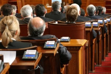 Финансирането на партиите се запазва в старото положение