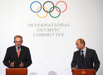 Председателят на МОК Жак Рох и президентът на Русия Владимир Путин. 