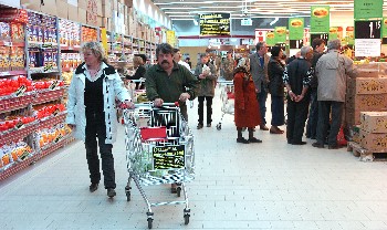 БСП се кани да забрани на големите хипермаркети да работят в събота и неделя