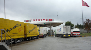 Турция вдига драстично таксите за превози, българските превозвачи плашат с блокада