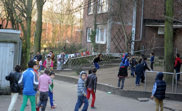 Доклад на федералната статистическа служба описва хаос в училищата, където румънски и български деца не говорят никакъв немски. 