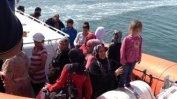 Стотици сирийски бежанци спасени край бреговете на Италия