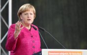 Меркел: Шрьодер не е трябвало да пуска Гърция в еврозоната