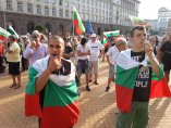 Споделя ли ПЕС обвиненията, че международни НПО помагат на протестите в България?