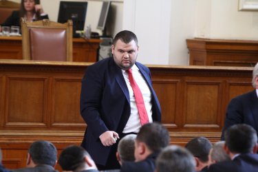 Делян Пеевски имаше малко, но знакови изяви като депутат в настоящия парламент. Сн. БГНЕС