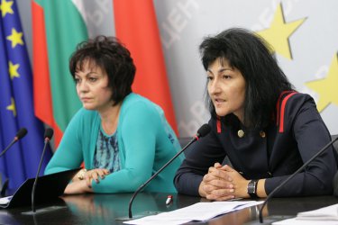 Корнелия Нинова и Ваня Добрева. Сн: БГНЕС