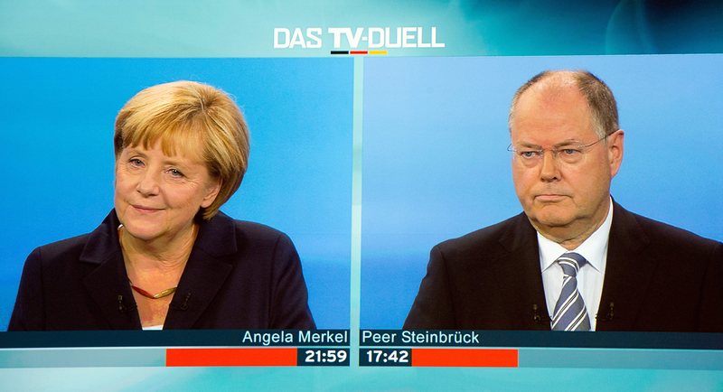 Ангела Меркел и нейният конкурент социалдемократ Пеер Щайнбрюк
