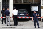 Мъж "отмъсти" на Турция, блъскайки се с колата си в посолството в София