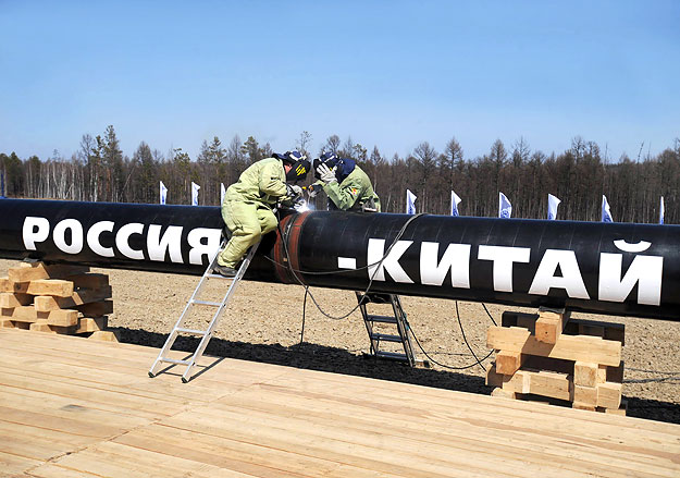 "Роснефт" пресече пътя на "Газпром" за газа в Източен Сибир