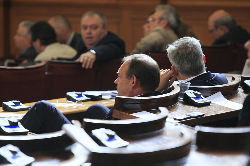 Топ 10 на най-влиятелните българи отразява властта на задкулисието, смятат депутати