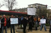 Недоволни шофьори окупираха общината във Варна
