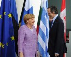 Гърция се оплаква, че е изнудвана от "тройката"