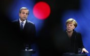 Меркел насърчи гръцкия премиер Самарас да продължи реформите