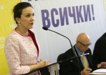 Лидерът на НДСВ Антония Първанова. Сн. БГНЕС