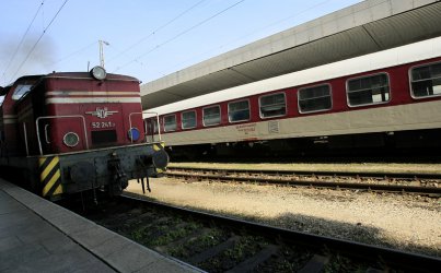 Десетки влакове закъсняват заради кражба на кабели и аварии