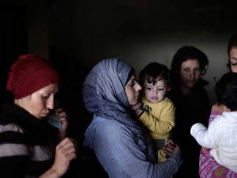 Агенцията за бежанците "уредила" финансова помощ с откритост и мизерни условия