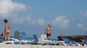 Волен Сидеров на плаж в Хавана, за да "изследва колониализма"