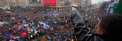 Половин милион украинци скандират "Революция!” в центъра на Киев