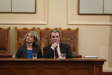Министърът на правосъдието Зинаида Златанова и премиерът Пламен Орешарски, сн. БГНЕС