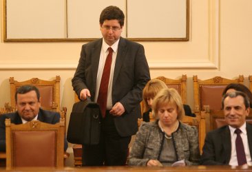 Финансовият министър Петър Чобанов при обсъждането на актуализацията на бюджета през 2013 г.