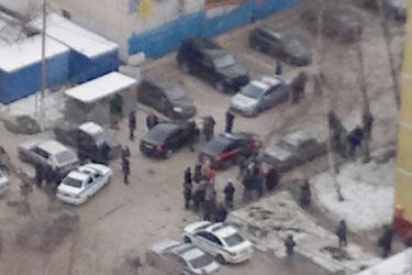 Ученик взе съученици за заложници и застреля полицай и учител, преди да бъде задържан