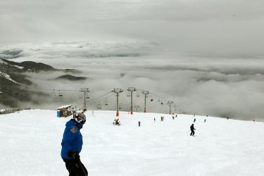 Паднал сняг удължава ски сезона в Банско до 6 април